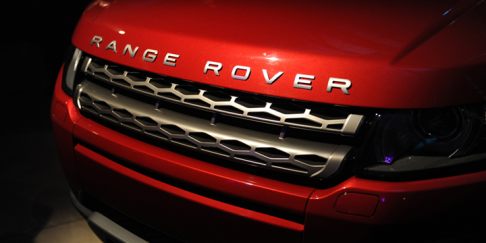 Land Rover - Dettaglio anteriore Rage Rover Evoque 5 porte