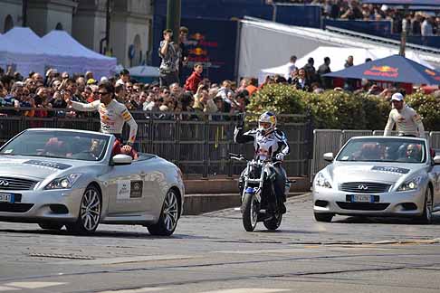 Red Bull - Red Bull F1 Show Run i piloti salutano il pibblico caloroso di Torino