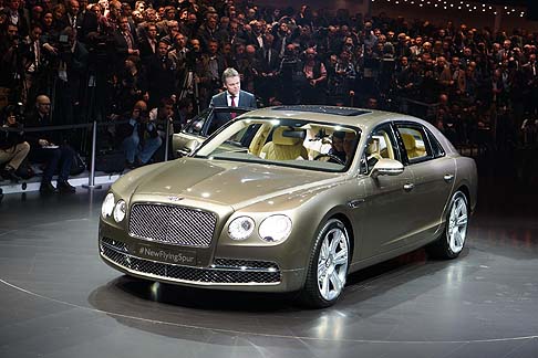 Bentley - Lautentica premiere del marchio Bentley  la nuova Flying Spur, la pi raffinata berlina ad alte prestazioni del mondo. 