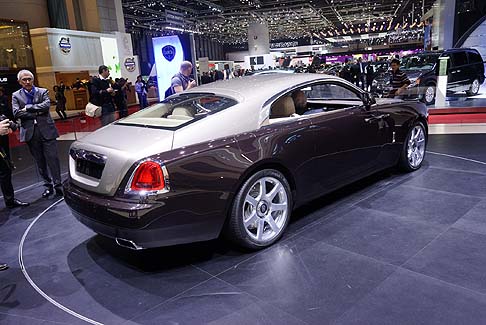 Bentley - Il lancio commerciale della Rolls-Royce Wraith  previsto per la fine del 2013 ad prezzo di listino di circa 245.000 euro.