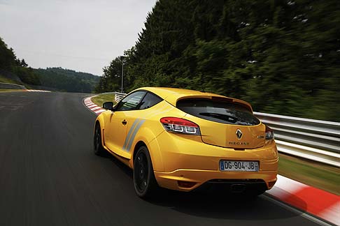 Renault - Da oltre dieci anni Mgane  assoluta protagonista della scena sportiva, come testimoniano i numerosi modelli sviluppati da Renault Sport.