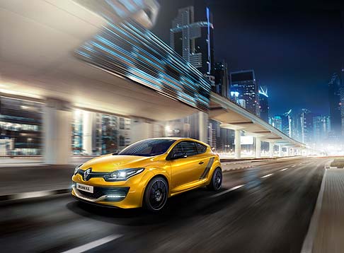 Renault - Nuove dotazioni tecniche e look distintivo caratterizzano la nuova Renault Mgane R.S. 275 Trophy, lultima di una lunga serie di edizioni limitate.