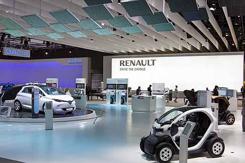 Renault - Vista stand Renault con le auto elettriche Twizy e Zoe ZE al Motorshow di Francoforte