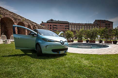 Renault - La vettura offre la giusta temperatura subito disponibile grazie al precondizionamento. 