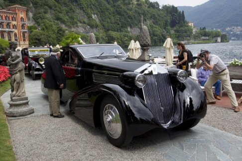 Rolls Royce - E tempo di bilanci per lannuale kermesse Concorso dEleganza Villa dEste 2012, parterre esclusivo per i gioielli depoca, ma anche passerella per le due ruote e per le concept, degnamente rappresentate da tutti i grandi marchi dellautomotive. 