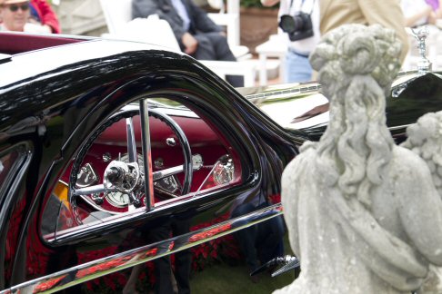 Rolls Royce - L'automobile  stata dotata di un motore sei cilindri, abbinato ad un cambio manuale a quattro velocit.