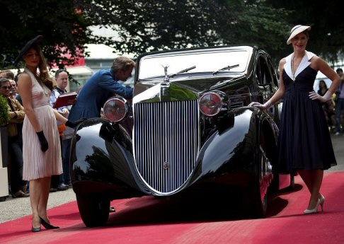 Rolls Royce - Nota ai collezionisti con la denominazione di Round Door Rolls, ovvero la Rolls dalle portiere rotonde, la sua storia inizia negli atelier Rolls Royce negli Anni Venti.