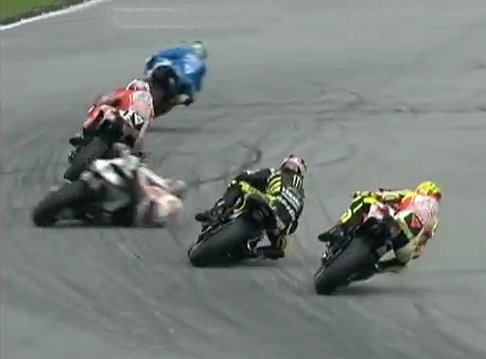 Marco Simoncelli - Moto GP scivolata della Honda di Marco Simoncelli