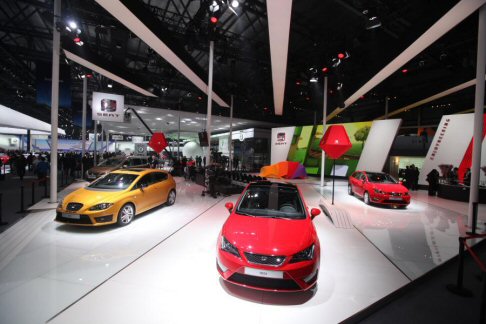 Seat - Lequipaggiamento include un impianto audio abbinabile allinnovativo Sistema Portatile SEAT. 