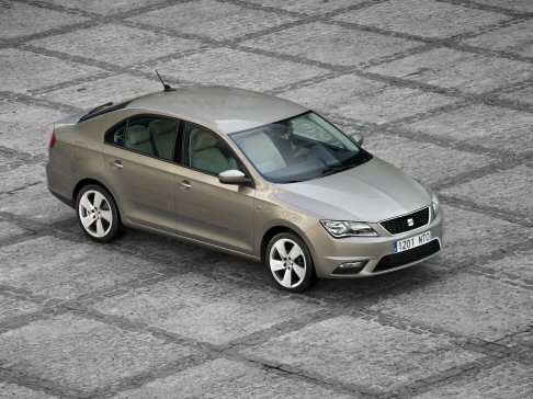 Seat - La SEAT Toledo offre la tecnologia pi avanzata disponibile per la sua categoria. A partire dalla scocca rigida, che conferisce solidit e maggiore sicurezza.