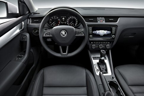 Skoda - La vita a bordo  pi facile grazie a unampia scelta di dettagli Simply Clever.