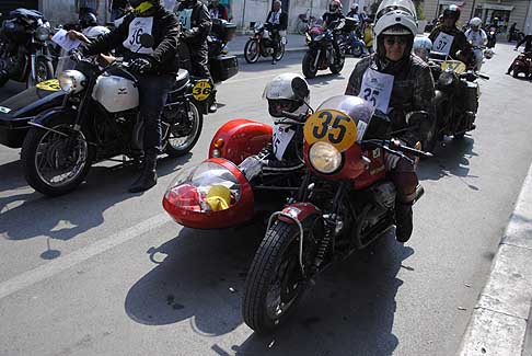 5^ tappa Acquaviva delle Fonti - Spendide Sidecar a Piazza Garibaldi ad Acquaviva delle Fonti