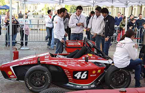 Red Bull - Sudenti universitari del politecnico di Torino e Prototipo SCX elettrico