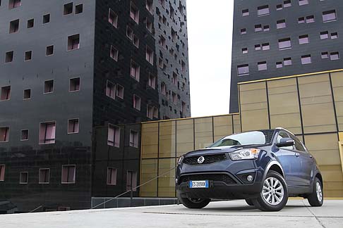 Ssangyong - Il servosterzo elettrico (EPS) di SsangYong utilizza un motore elettrico fluido per fornire alle ruote motrici lassistenza necessaria durante le manovre di sterzata.