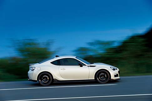 Subaru BRZ tS 
