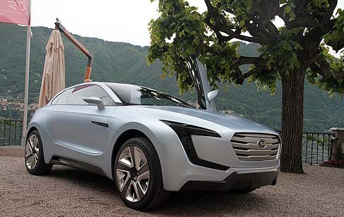 BMW - Infine, il Sol Levante trova spazio con due vetture, la Concept Subaru Viziv, che anticipa il futuro nuovo design e le nuove tecnologie del marchio, e la Infiniti Emerg-E.