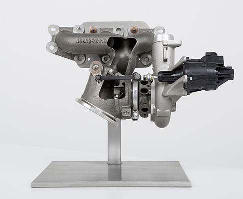 BMW - BMW M3 ed M4 Coup possono contare su freni compositi M oppure sui pi performanti freni carboceramici. 