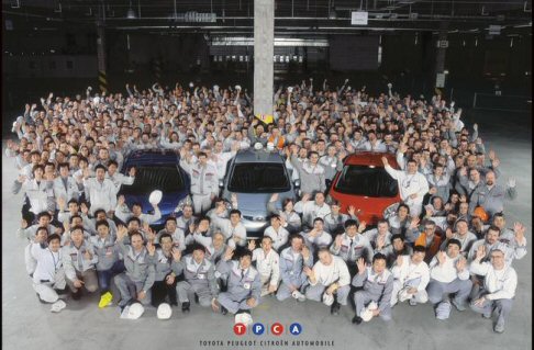 Toyota - Negli anni Ottanta vennero introdotti modelli come la Toyota MR2 (1985), la Supra (1986) e la Celica (1987), nel tentativo di migliorare limmagine europea del brand. 