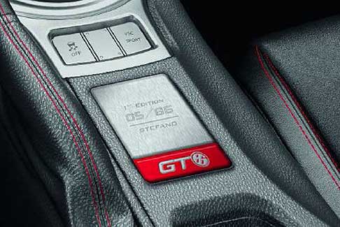 Toyota - Toyota GT86 First Edition realizzata in soli 86 esemplari, presenta un badge personalizzato con il nome del proprietario