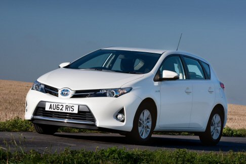 Toyota - Costruita in Gran Bretagna, la nuova Auris sar in vendita a partire dalla fine di quest'anno, offrendo un migliore appeal razionale ed emotivo. 