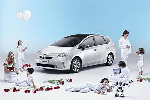 Toyota - Toyota Prius + der il divertimento e il gioco in famiglia
