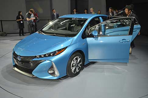 Toyota Prius Plug-in 2016