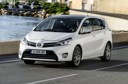 Toyota - Continua loffensiva di Toyota sul mercato del Vecchio Continente, puntando oltre al modello Auris anche sulla rinnovata Verso, per contendere sempre maggiori fette di mercato ai propri avversari nel laffollato segmento C. 