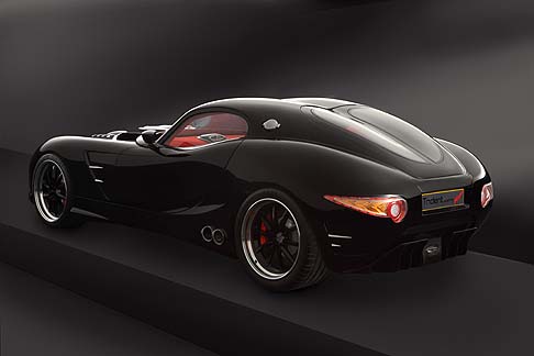 Trident - Tutte e tre le opzioni, Iceni GT con tetto rimovibile stile Targa, la Iceni Magna, una fastback, e la Iceni Venturer, dalla coda stile Sportback, scattano da 0 a 100 km/h in 3,8 secondi e percorrono fino a 3.200 km con un pieno di gasolio o biodiesel. 