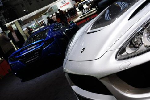 Hamann - Gemballa entra in scena con una versione dedicata alle competizioni FIA GT3 e realizzata sulla base McLaren MP4-12C, che si accompagna alla elaborazione della nuova Porsche 911 e della Cayenne, questultima completamente trasformata.