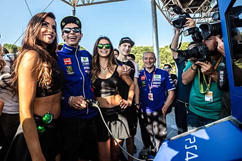 Sony - Levento di presentazione si  svolto nella Monster RIG con la presenza di Sony Computer Entertainment e dellEdizione Speciale VR46 PS4. 