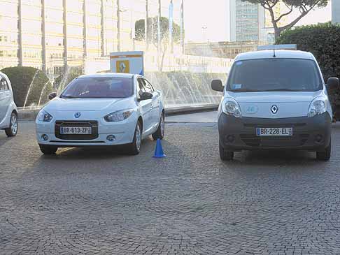 Renault - Veicoli Renault Zero Emission al salone eco sostenibile H2Roma con la Renault Fluence Z.E. e Renault Kangoo Z.E.