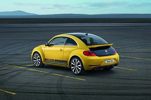 Volkswagen - Grazie al motore 210 CV, linedita Volkswagen Beetle GSR scatta da 0 a 100 km/h in 7,3 secondi e raggiunge la velocit massima di 229 km/h.
