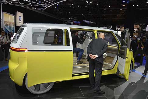Volkswagen - Volkswagen ID Buzz pulmino elettrico presentato a Detroit
