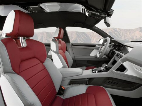 Volkswagen - Lungo 4,345 metri, la nuova Cross Coup� esibisce un cofano dal profilo allungato, un frontale nuovo e un abitacolo pi� arretrato rispetto ai SUV tradizionali.