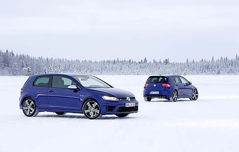 Volkswagen - Realizzata sulla base della sesta generazione della vettura pi longeva della gamma Volkswagen, la nuova Golf R rappresenta la versione pi sportiva della ricca famiglia Golf.