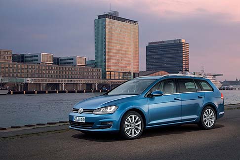 Volkswagen - La Golf Variant viene offerta in tre allestimenti: Trendline, Comfortline e Highline.