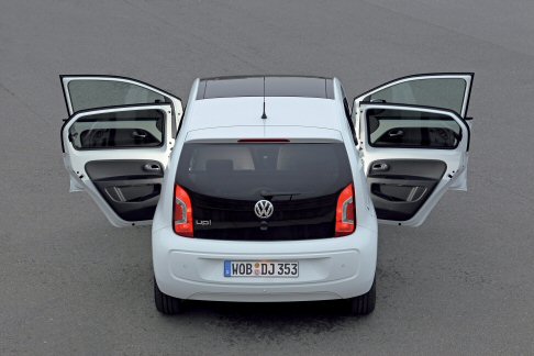 Volkswagen - La versione move up  disponibile in abbinamento alle unit da 60 e 75 CV ed  riconoscibile per dettagli estetici specifici.