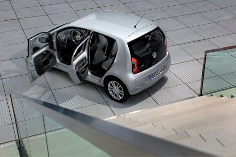 Volkswagen - In dettaglio, lallestimento move up! promette un rapporto prezzo/dotazione allettante. 