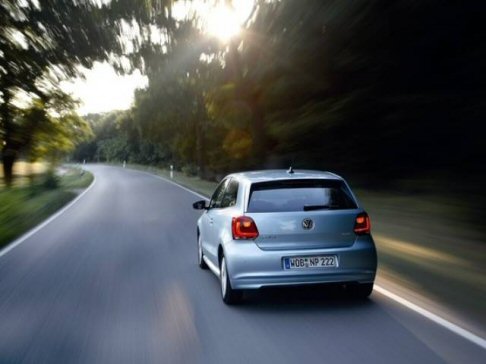 Volkswagen - In totale sono stati percorsi ben 1.564 km con un consumo medio di 2,9 l/100 km, inferiore al dato dichiarato di 3,3 l/100 km (nel ciclo combinato), ottenuto grazie ad una guida attenta, uno dei capisaldi della filosofia ThinkBlue.