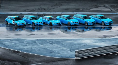 Volvo - Troviamo sia splitter anteriori che ottimizzando il flusso d'aria sotto la macchina, ed un nuovo spoiler posteriore e un diffusore di coda, che aumentano la deportanza.