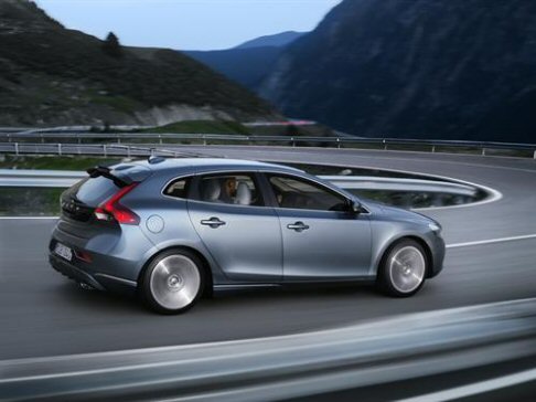 Volvo - Volvo Car punta in alto con la nuova Volvo V40, aspirando a collocare sul mercato 90.000 unit all'anno, principalmente nel vecchio Continente. 