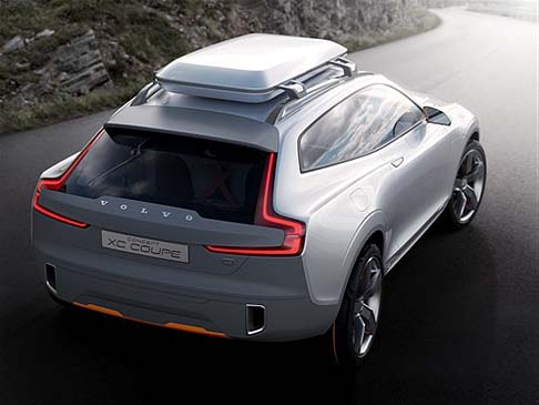 Volvo - La XC Concept Coup presenta ruote pi larghe con cerchi da 21 pollici, passaruota pi pronunciati e curva del tetto pi alta.