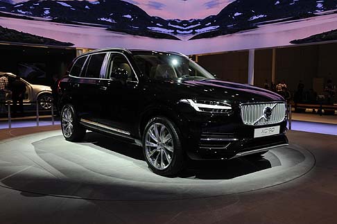 Volvo - La XC90 Eccellence  stata realizzata dai designers e ingegneri di Volvo per offrire un'esperienza di guida unica e individuale, avvalendosi anche dellaccresciuto comfort di bordo che rinuncia ai sette posti della XC90 per adottarne solo quattro. 