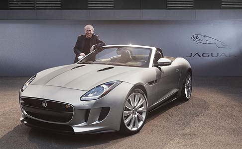 Jaguar - Saranno 3 le versioni disponibili: Jaguar F-TYPE, F-TYPE S e F-TYPE V8 S, equipaggiati rispettivamente con il nuovo motore Jaguar 3.0 litri V6 sovralimentato a benzina da 340 e 380 CV e per il Top di gamma il 5.0 l V8 sovralimentato a benzina da 495 CV