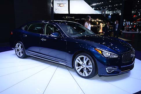 Infiniti Q70 2015