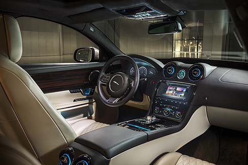 Jaguar XJ 2016