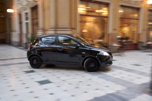 Lancia Ypsilon Black and Noir