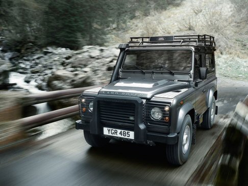 Land Rover Defender 2012