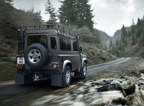 Land Rover Defender 2012