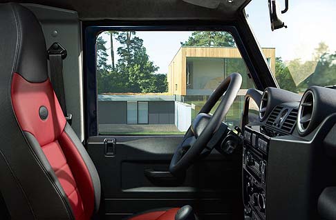 Land Rover Defender Black/Silver Pack